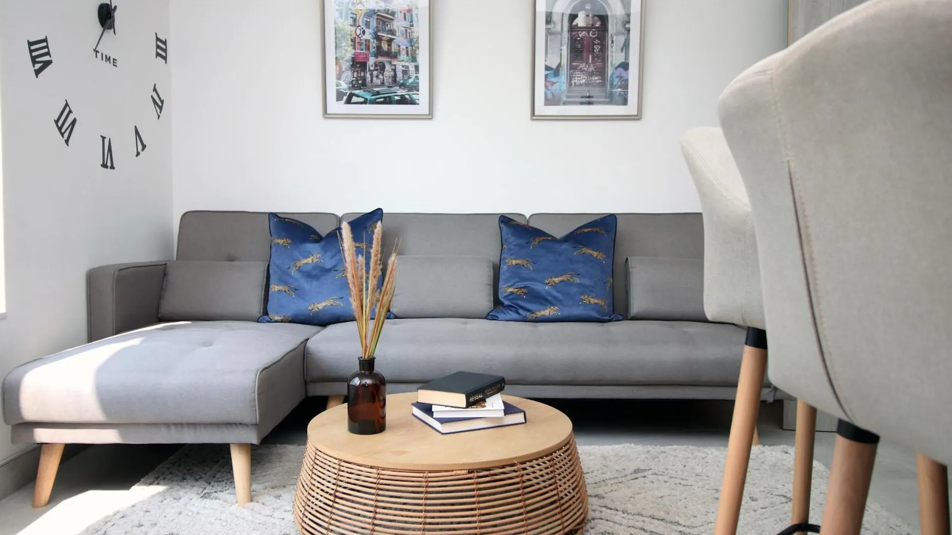 New Listing - Cardiff Modern & Spacious Retreat With Private Courtyard 0*,  United Kingdom