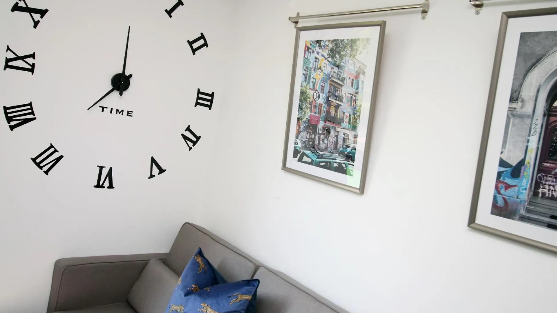 New Listing - Cardiff Modern & Spacious Retreat With Private Courtyard