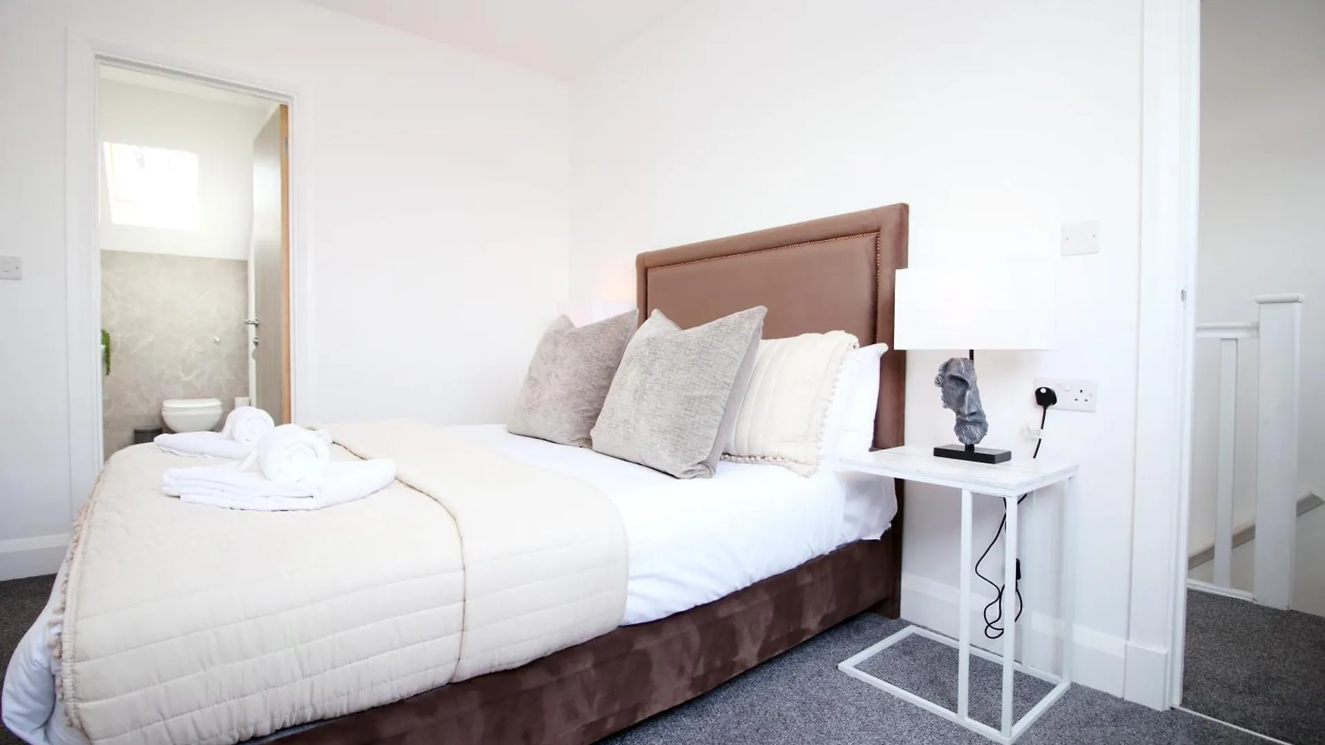New Listing - Cardiff Modern & Spacious Retreat With Private Courtyard