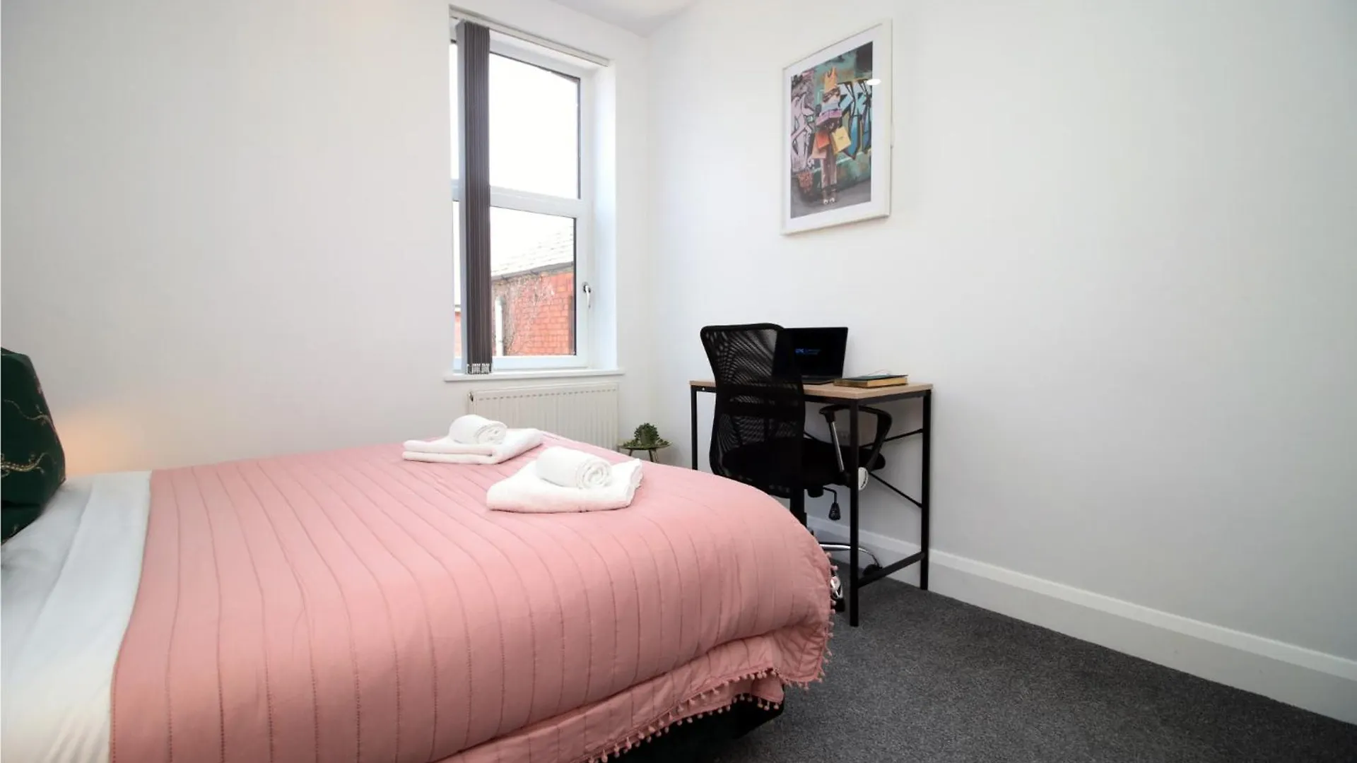 New Listing - Cardiff Modern & Spacious Retreat With Private Courtyard