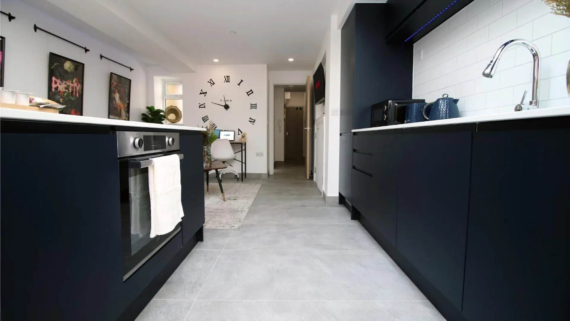 New Listing - Cardiff Modern & Spacious Retreat With Private Courtyard 0*,