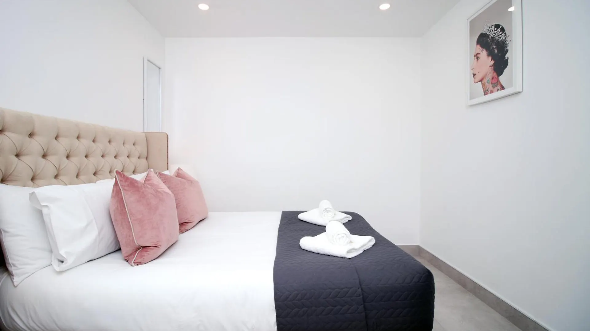 아파트 New Listing - Cardiff Modern & Spacious Retreat With Private Courtyard
